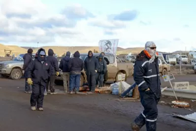 Los dragones endurecen las protestas y complican la actividad del sector petrolero