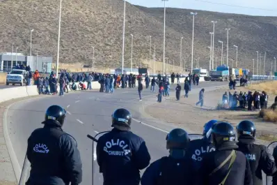 Los dragones resisten el desalojo en Chubut y se dictó la conciliación