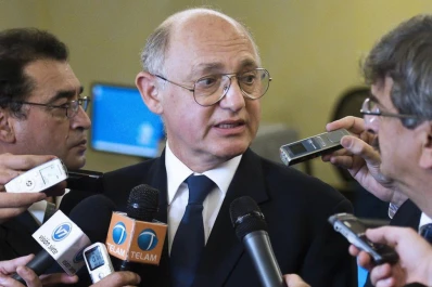 El Gobierno acuerda ampliar el intercambio comercial con Bakú