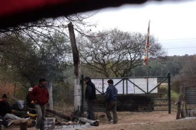 Desalojan a indígenas en Trancas