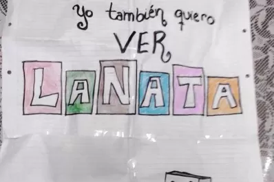 Este es el cartel que mostraron las alumnas de la Normal