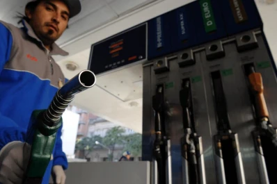 YPF y Shell subieron el precio de sus naftas
