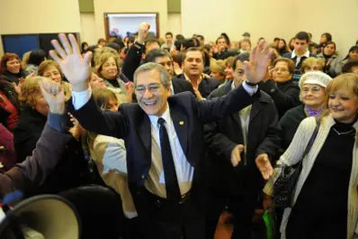Toledo asumió ayer en ATEP, pero impugnaron la elección