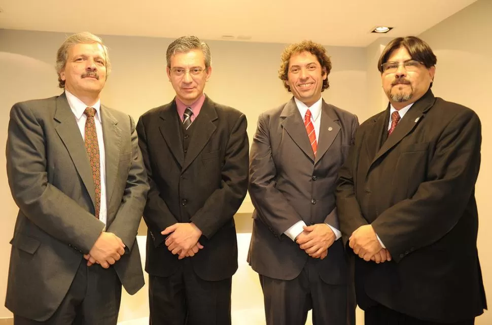 ORGANIZADORES. Machado, Marensi, Darío Mamaní (Prodis) y Argiró. LA GACETA / FOTO DE HECTOR PERALTA 