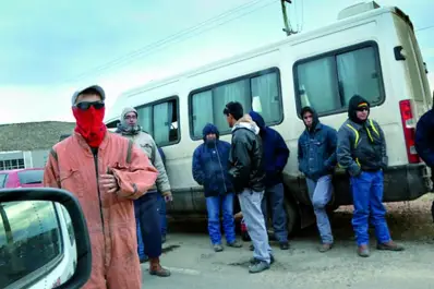Los Dragones levantan piquetes tras dos semanas de protestas