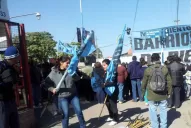 Barrios de Pie protestó en cercanías del lugar del acto