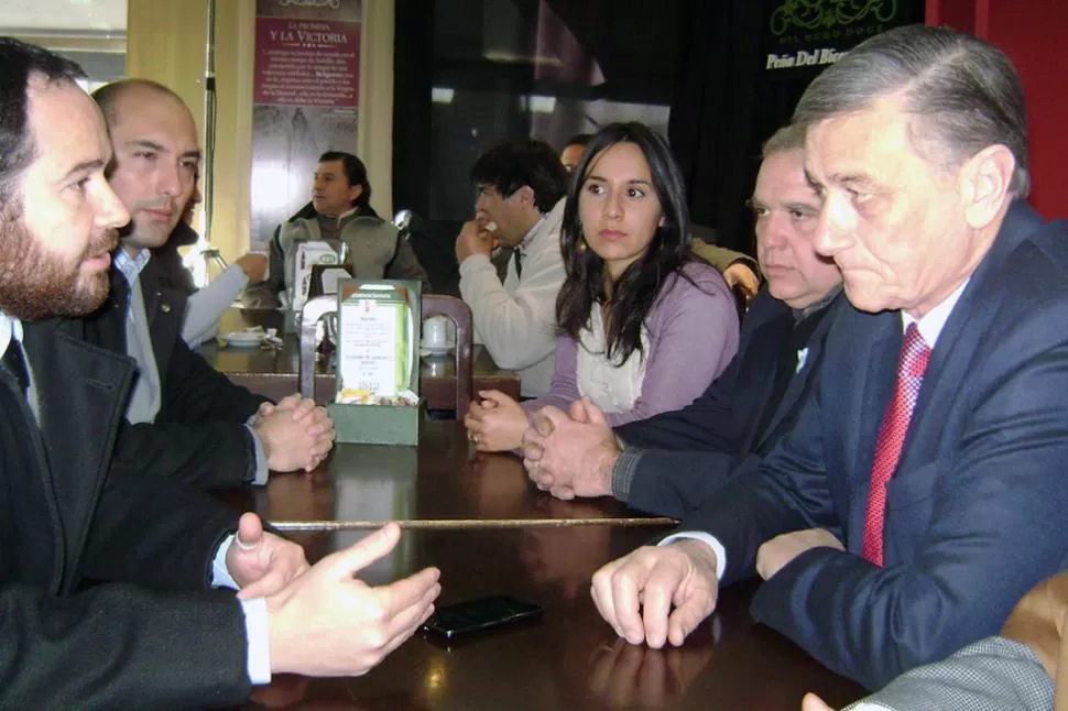 HOMENAJE. Binner destacó el aporte democrático de Alberdi. PRENSA BINNER