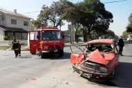 Iban a apagar un incendio, chocaron y hay tres heridos