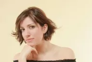 Las bellas flores de Ligia Piro adornan el Alberdi