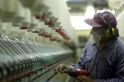 Después de tres años, la economía se contrae