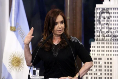 La apuesta oficial: la economía crece menos, pero no se cae