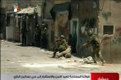 El ejército pelea con los rebeldes en la capital