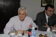 Antimoyanistas se dividen, se les cae el candidato y buscan al camionero