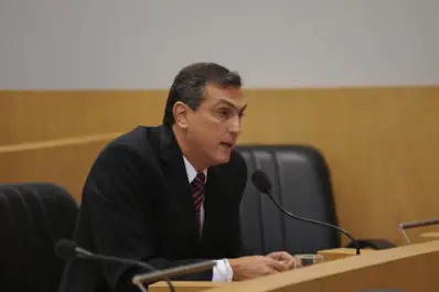 Ediles temen por el impacto político del escándalo de los taxis ilegales