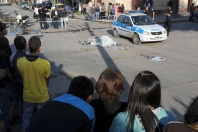 Murió aplastado por un camión