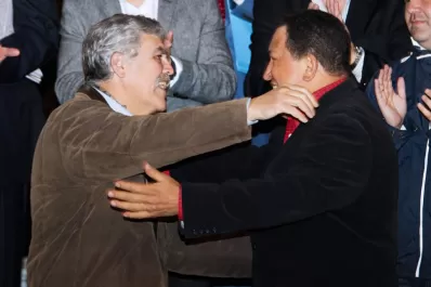 YPF prevé acuerdos de exploración con petrolera venezolana