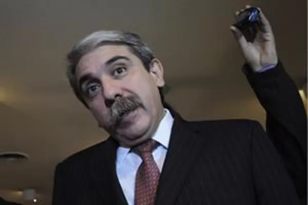 Aníbal Fernández mandó a tomar la sopa a Redrado y Prat Gay