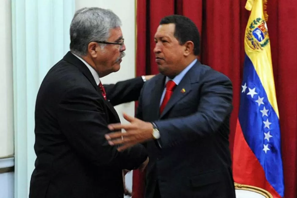 ACUERDO. De Vido y Chávez se reunieron anoche en el palacio de Miraflores. FOTO PRESIDENCIA DE LA NACION