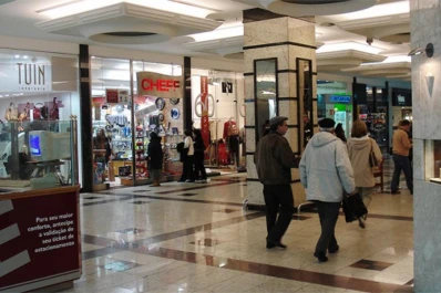 Las ventas en los centros de compra aumentaron 15,4 % en junio