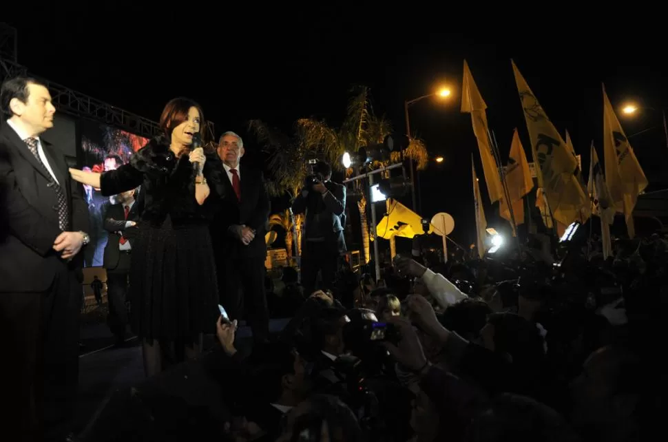 ¿CAMPAÑA? Cristina elogió al gobernador Zamora y criticó a los opositores. 