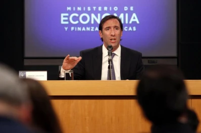 Según Lorenzino, la semana que viene se acaba el corralito