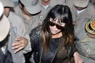 Esa joya berreta me dio alergia en el escote, se defendió Moria