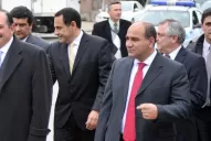 Política, buen humor y mejores deseos