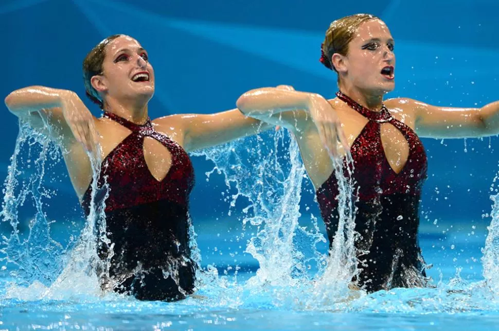 CUMPLEN EL SUEÑO. Las hermanas Sánchez son las primeras representantes argentina de nado sincronizado en un juego olímpico. FOTO TOMADA DE CANCHALLENA.COM.AR