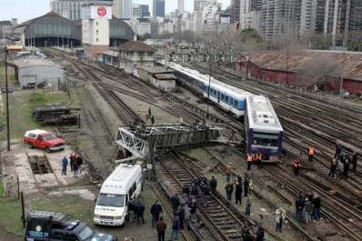 Más de 30 heridos por el descarrilamiento de un tren cerca de Retiro
