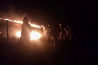 El fuego, avivado por el viento, quemó un cerro en Tafí del Valle