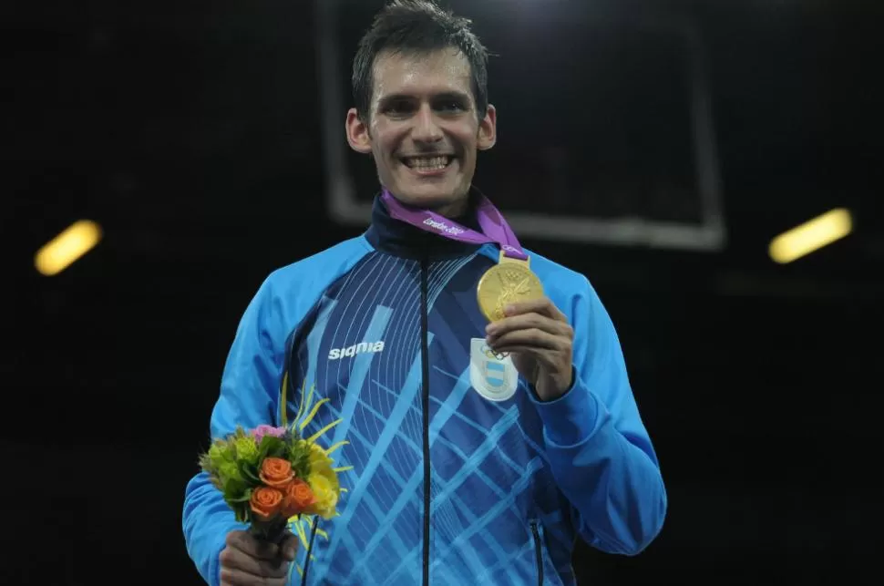 EL PODIO. Crismanich ganó la final de taekwondo y le dio la primera medalla de oro a la Argentina. TELAM