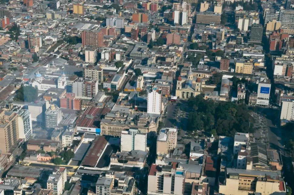 CLAVE. Según Cohen, No sólo las grandes urbes sino ciudades como San Miguel de Tucumán hacen aportes centrales a la economía del país. LA GACETA / FOTO DE JORGE OLMOS SGROSSO