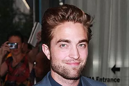 TRISTE. Robert Pattinson admitió que una ruptura puede sentirse como el fin del mundo. FOTO TOMADA DE PEOPLE.COM