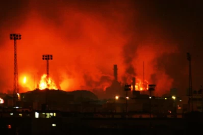 Murieron 24 personas por una explosión en una refinería de Venezuela