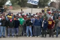 Tras la represión, los obreros del ingenio El Tabacal mantienen el piquete