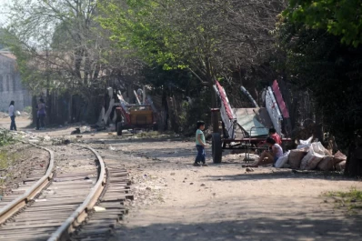 Al lado de las vías los códigos se respetan