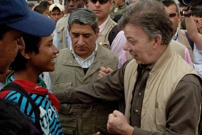 El Gobierno de Colombia y las FARC firman un histórico acuerdo de paz.