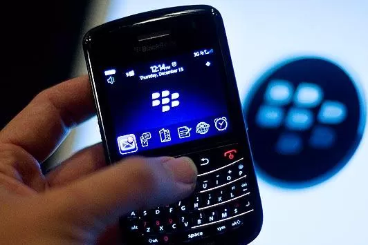 ALERTA. Los teléfonos Blackberry, en peligro. FOTO TOMADA DE THESUN.CO.UK