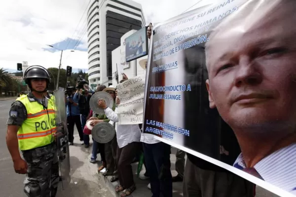 Gran Bretaña quiere reanudar el diálogo con Ecuador por Assange