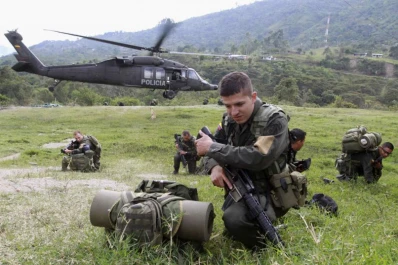 Gobierno colombiano dialoga con las FARC para abrir negociaciones de paz