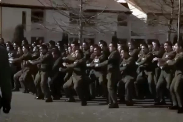 Impactante Haka de 200 soldados de Nueva Zelanda en un funeral