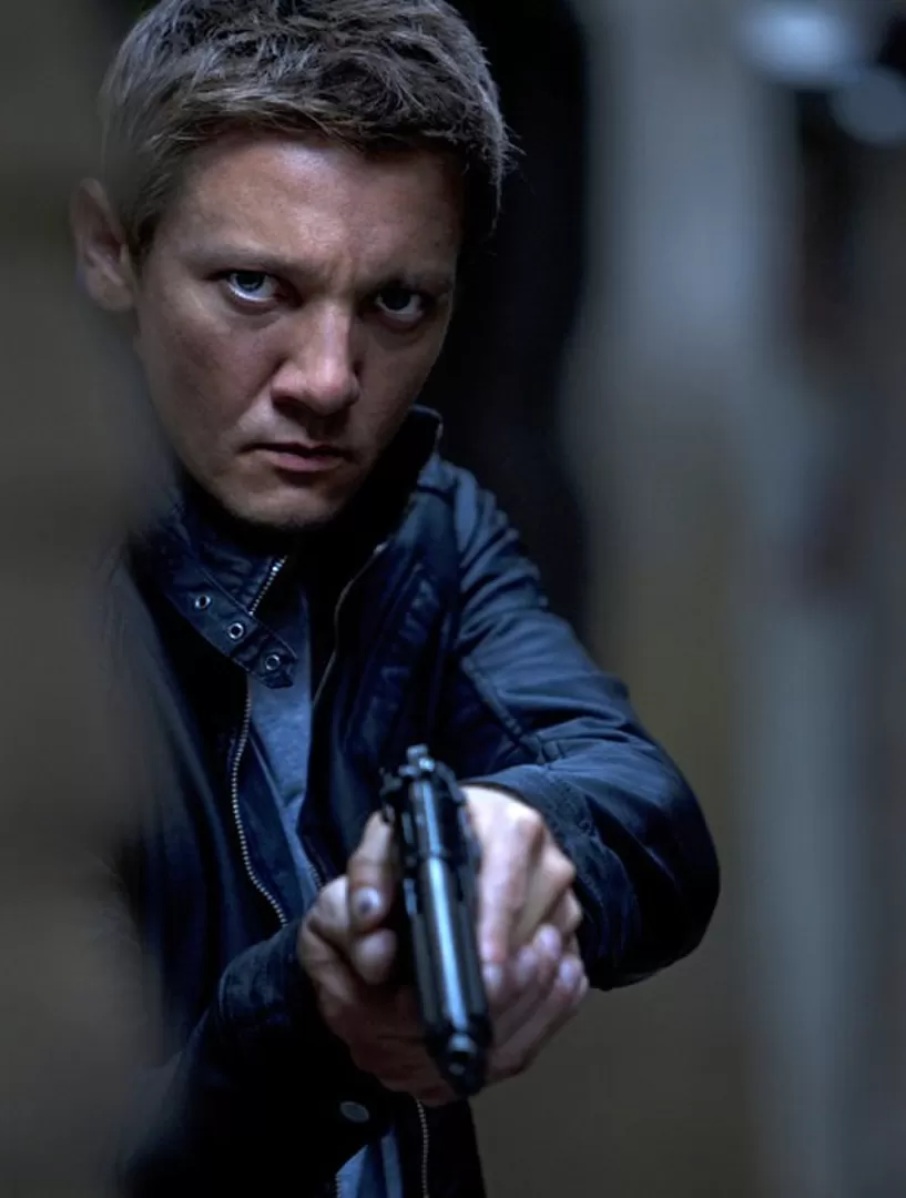 PURA ACCIÓN. Jeremy Renner toma la posta que dejó Matt Damon.       