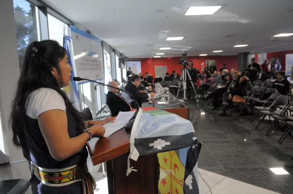 DERECHO A LA TIERRA. Comunidades indígenas de la región participaron activamente durante las audiencias del jueves y viernes en la Legislatura. CARLOS VILLAGRA - PRENSA LEGISLATURA