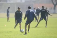 La vidriera de los suplentes, en reparación