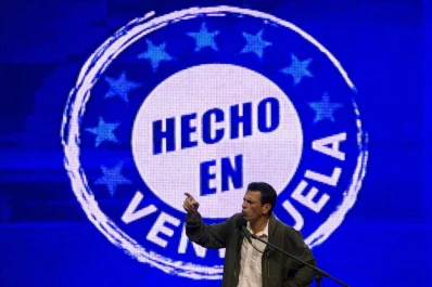 Capriles niega que vaya a hacer ajustes macroeconómicos