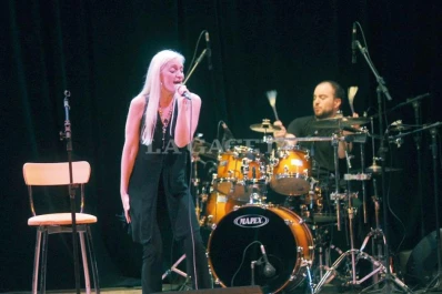 Silvina Garré bendijo la trova rosarina y la nostalgia de los 80