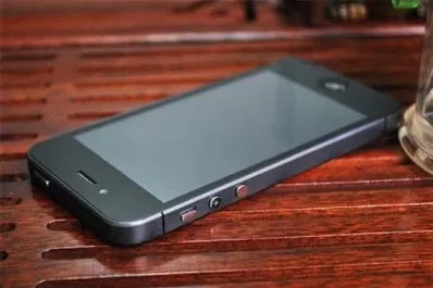 Lanzaron el Goophone i5, el iPhone 5 versión china