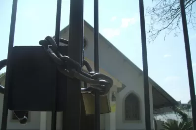 Un cura que daba misa en Monteros está acusado de violación de más de 50 chicos