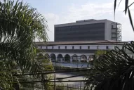 Ocho décadas después, el Abasto se despereza