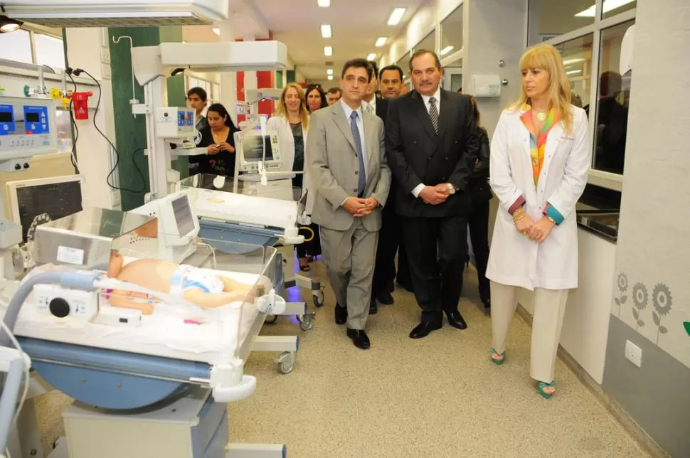 NUEVAS OBRAS. Yedlin y Alperovich visitaron ayer la Maternidad. PRENSA Y DIFUSIóN